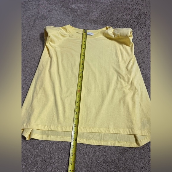 Babaton Yellow Sleeveless T-shirt
Women's Size XL - Picture 7 of 9